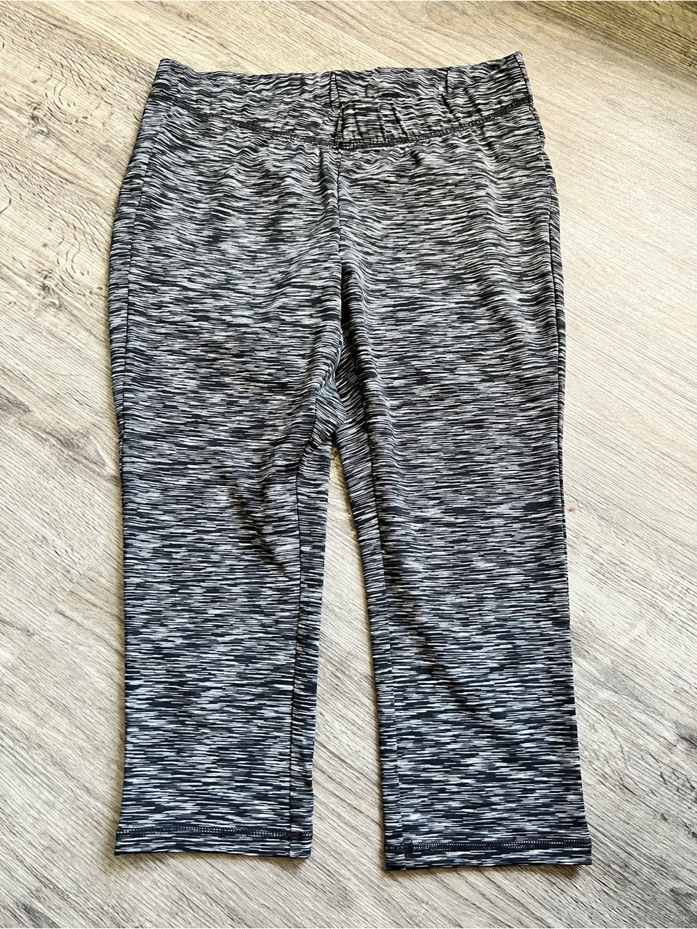 Lane Bryant Livi Active Gray Space-Dye Active Capri Leggings